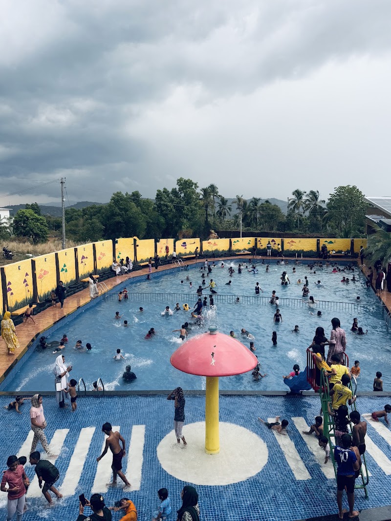Vibe Land Family Pool, Parks and Resorts
