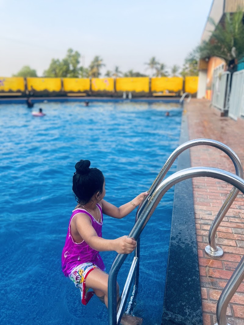 Vibe Land Family Pool, Parks and Resorts